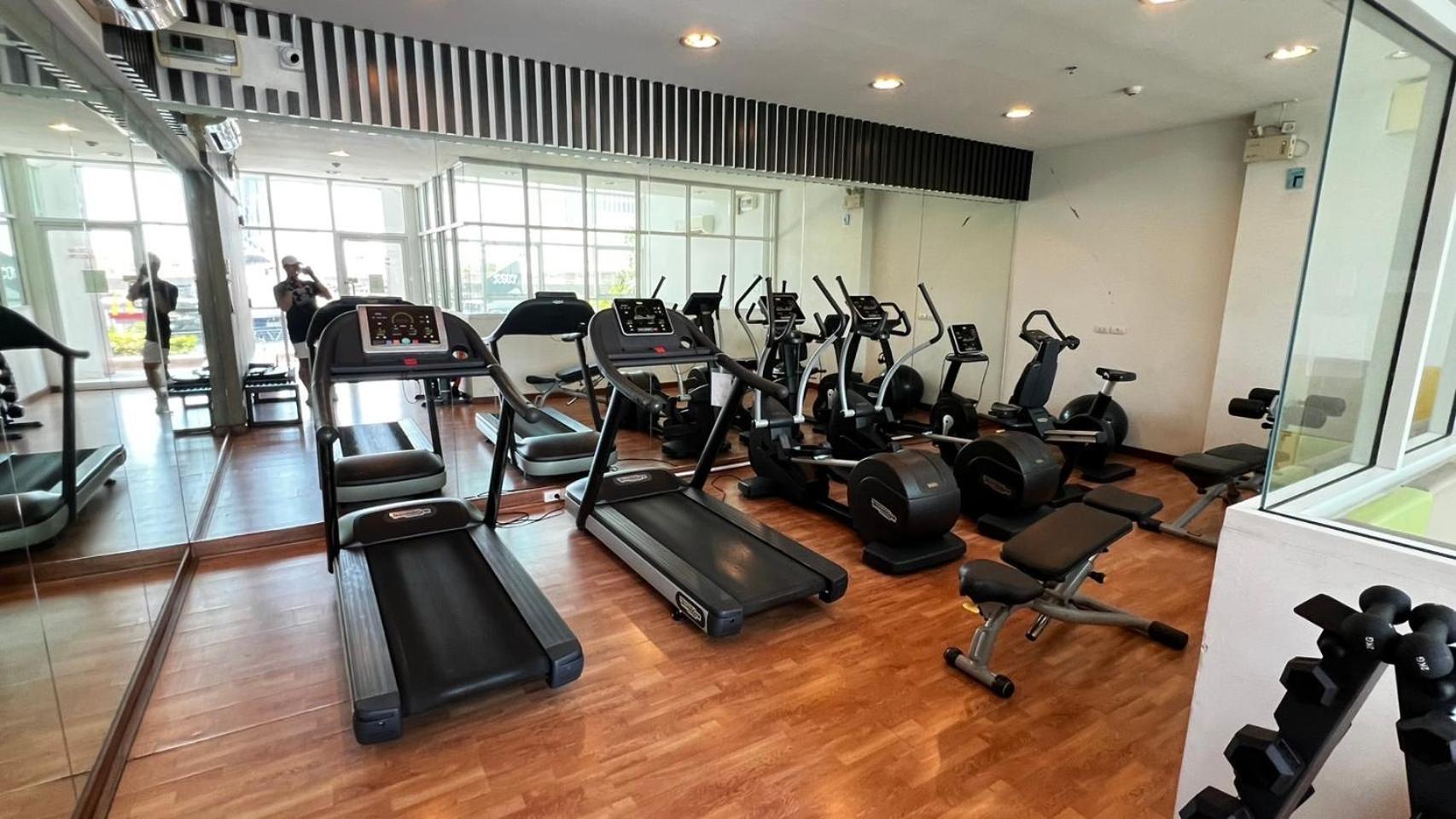 The Coast Apartment Bangkok Bagian luar foto