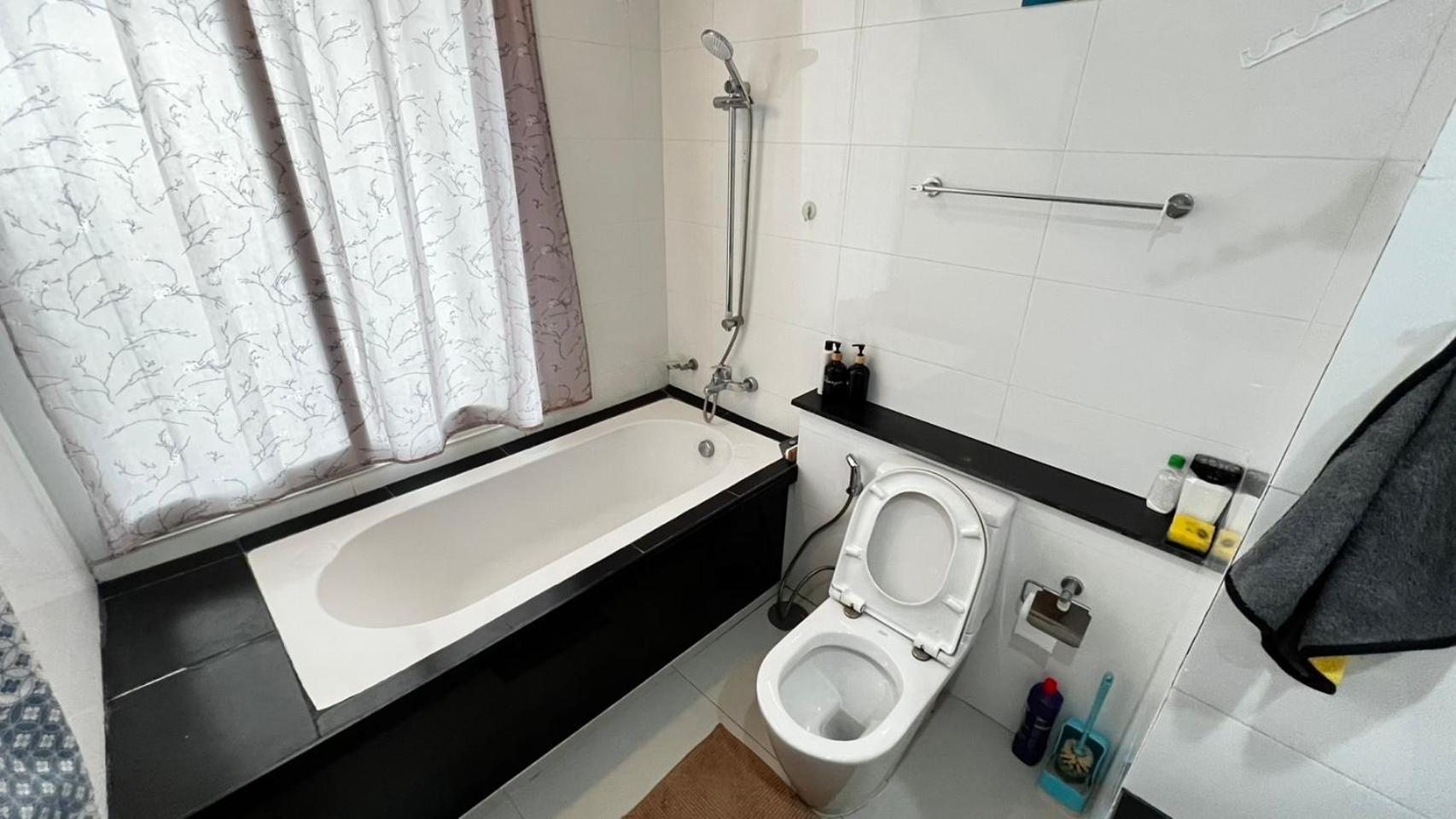 The Coast Apartment Bangkok Bagian luar foto
